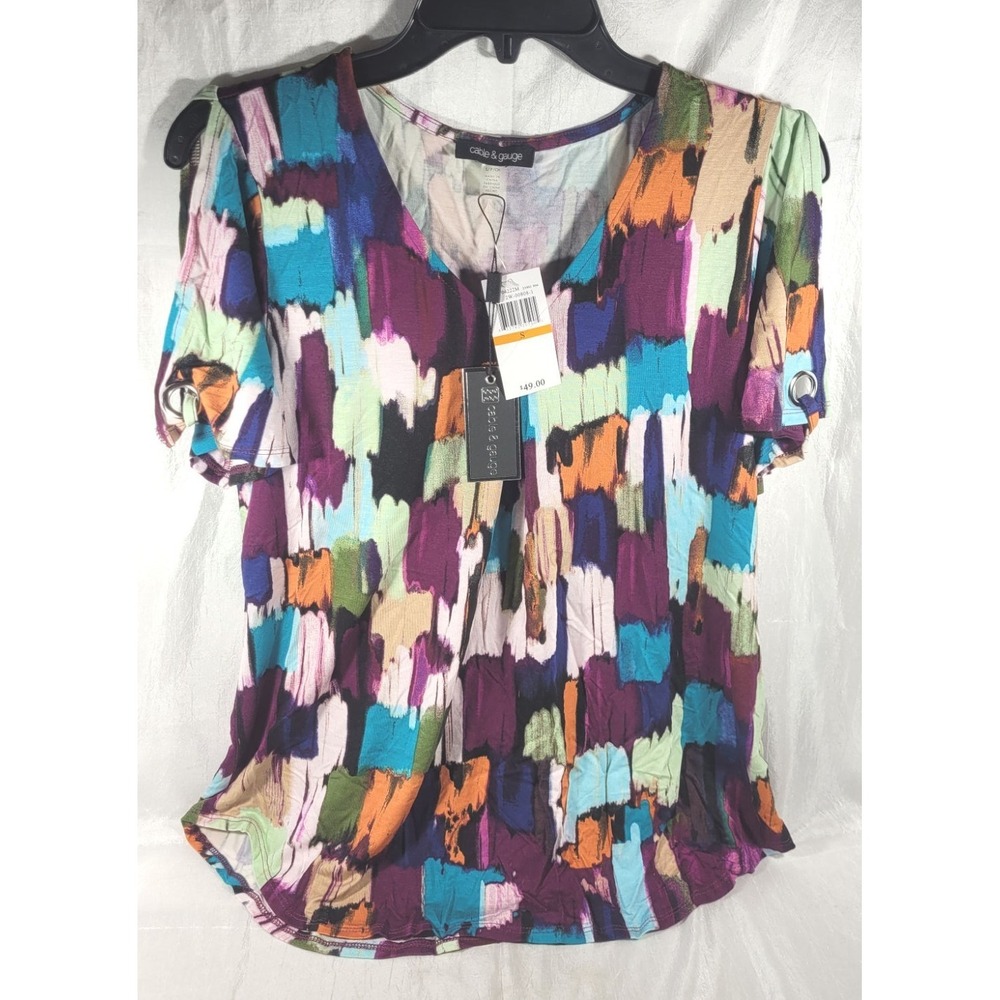 Cable & Gauge V-Neck Split Sleeve w/ Grommets Curved Hem Tee - Small